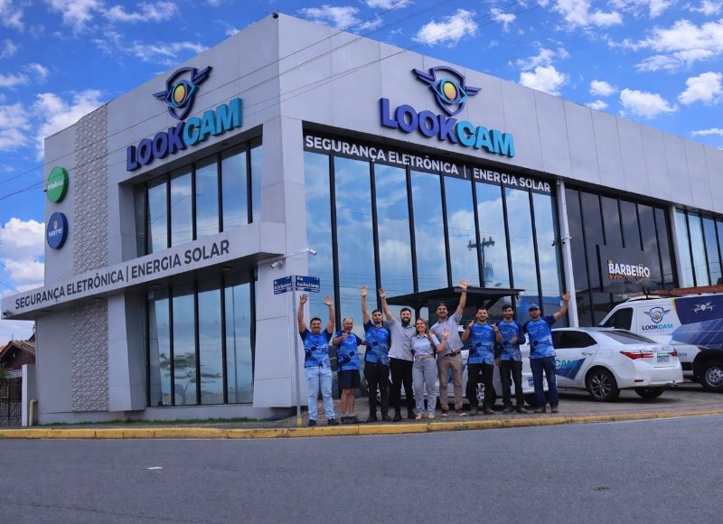Equipe Lookcam em frente à sede em Araranguá/SC